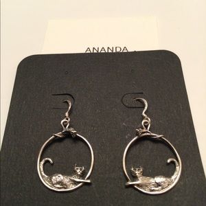 STERLING SILVER WIRE HOOPS(.925): LOUNGING CAT/PEERING MOUSE